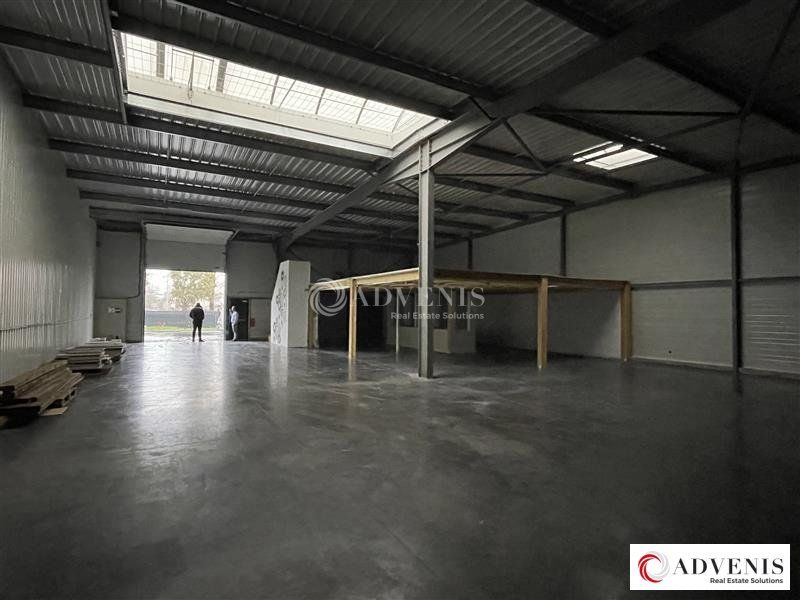 Location local d''activites 560 m² non divisibles