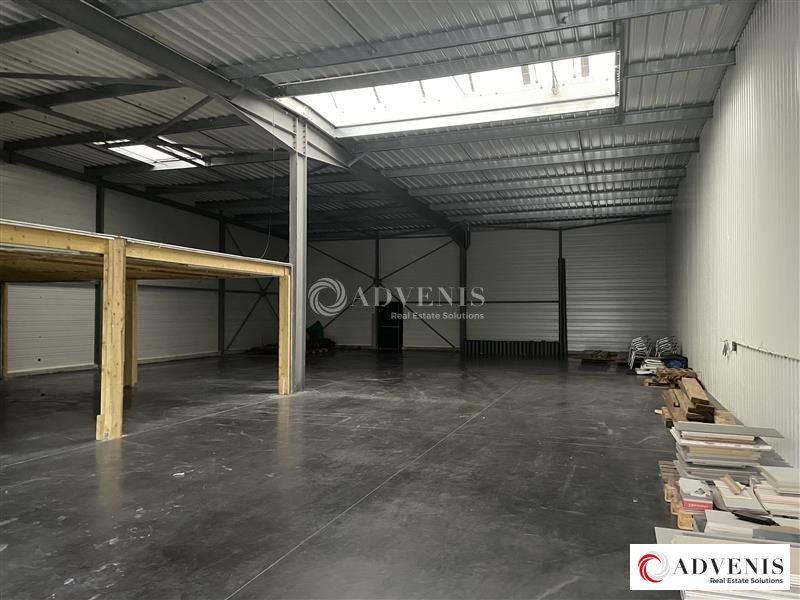 A LOUER - BATIMENT D'ACTIVITE RECENT DE 560 M² - PROXIMITE A63 IMMEDIATE