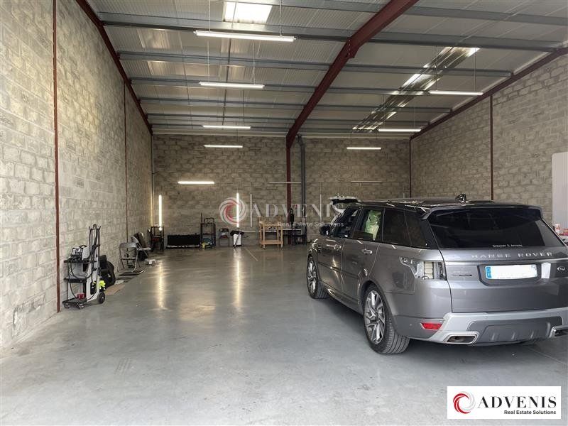 A LOUER - LOCAUX D'ACTIVITE DE 210 M² 