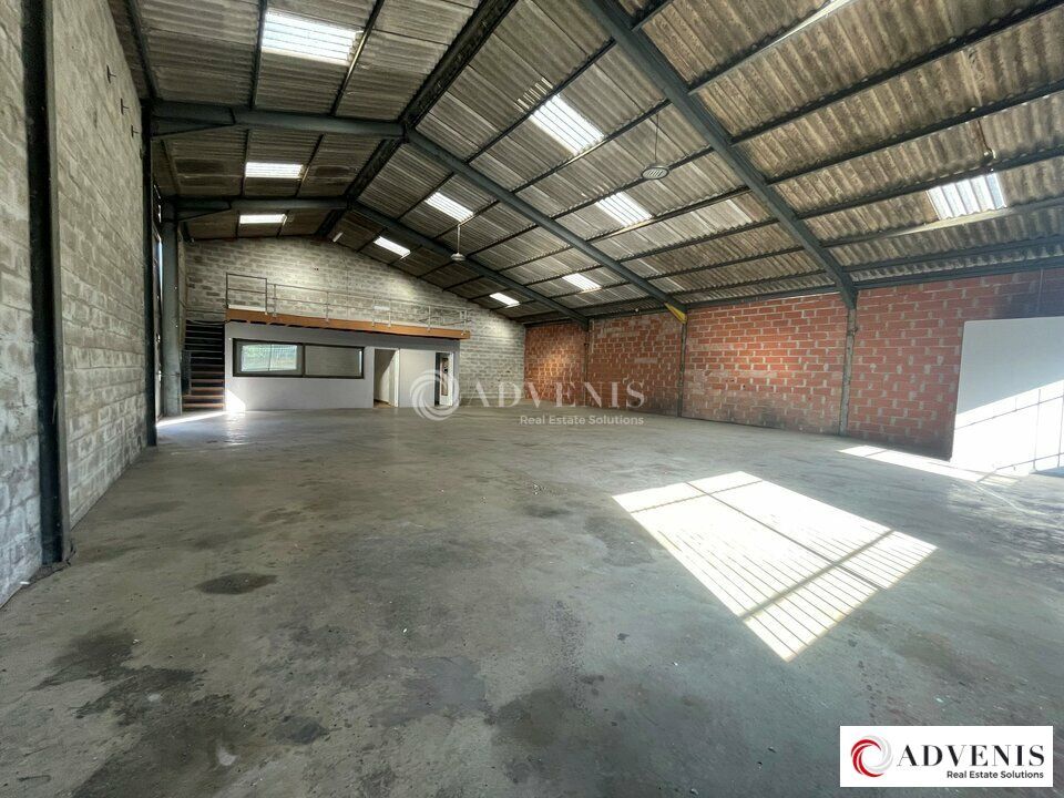 A LOUER - LOCAL D'ACTIVITE 285 M² - POSSIBLE STOCKAGE EXTERIEUR