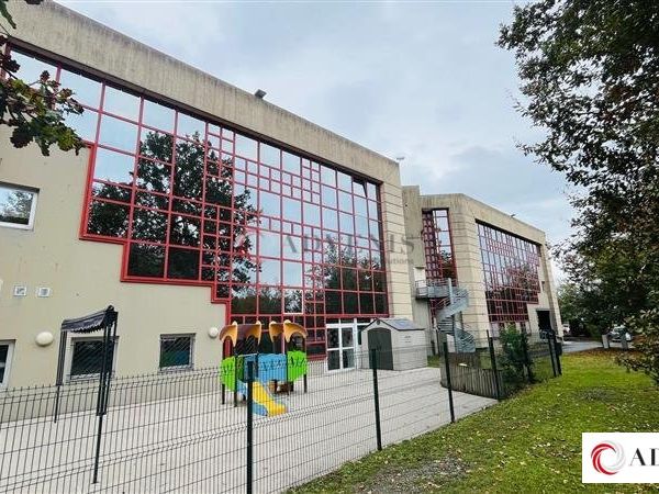 A LOUER - BUREAUX -  A PARTIR DE 459 M² environ