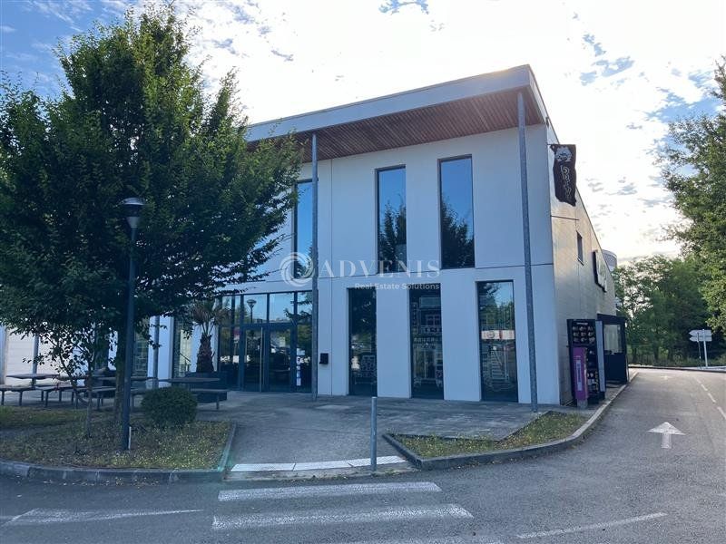 Location local commercial 500 m² non divisibles