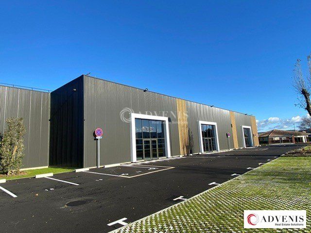 Location local commercial 2316 m² divisibles à partir de 446 m²