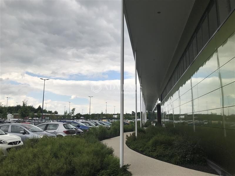 A LOUER - BOUTIQUE GALERIE COMMERCIALE - LE PIAN MEDOC