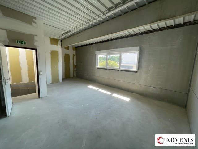 A VENDRE - LOCAUX D'ACTIVITE - 224 m²