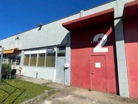 Location local d''activites 340 m² non divisibles