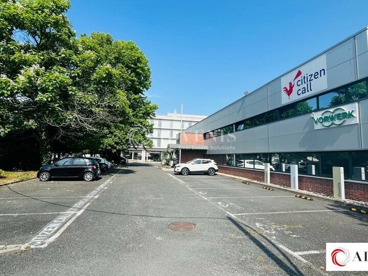 Location bureaux 488.61 m² non divisibles