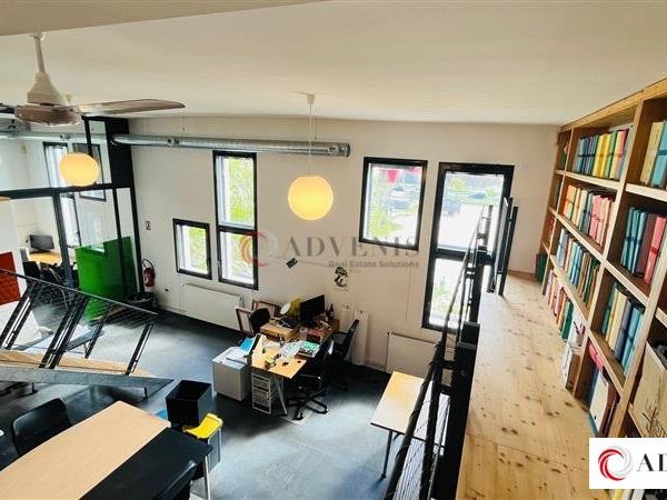 A LOUER - BUREAUX - 241.50 M²