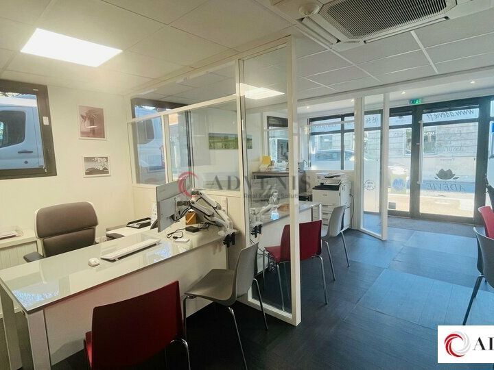 A VENDRE -LOCAL COMMERCIAL - 63.21 M² CENTRE VILLE - AXE PASSANT