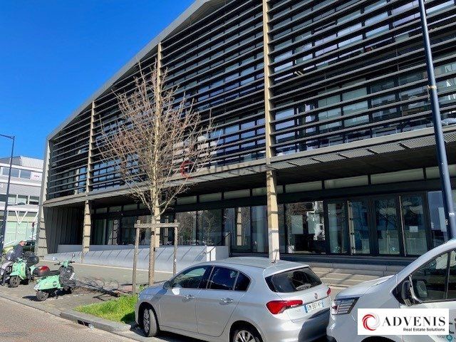 A LOUER - LOCAL COMMERCIAL 321 M² BASSINS A FLOT