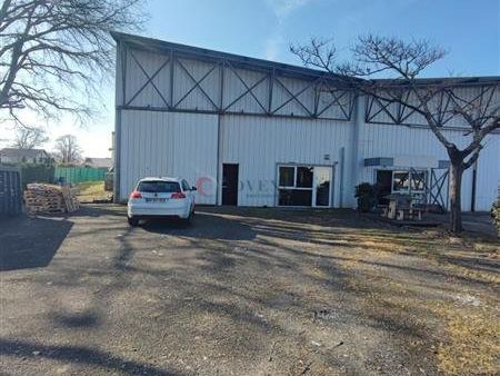 Location local d''activites 210 m² non divisibles