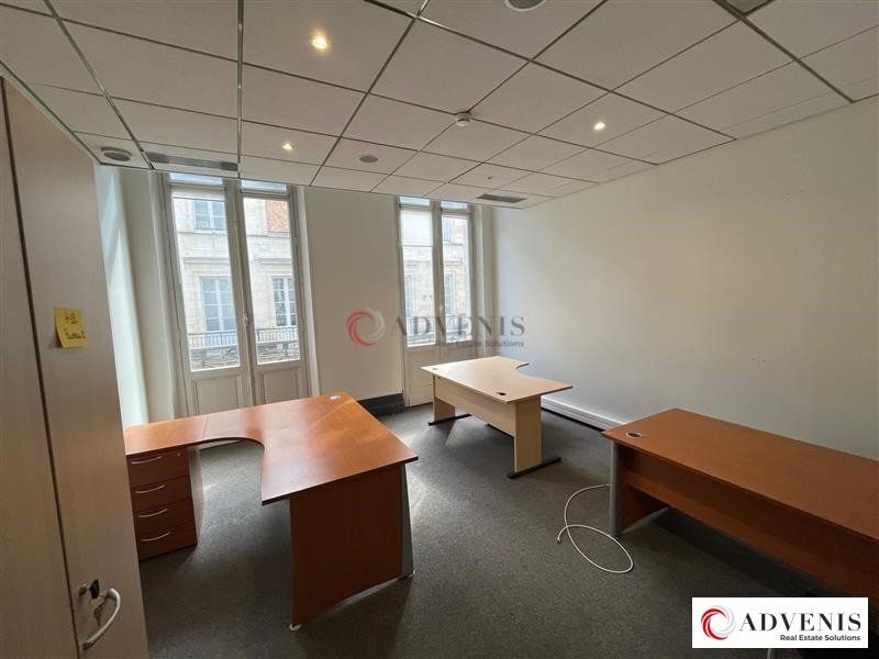 A LOUER- BUREAUX - 1505 M²