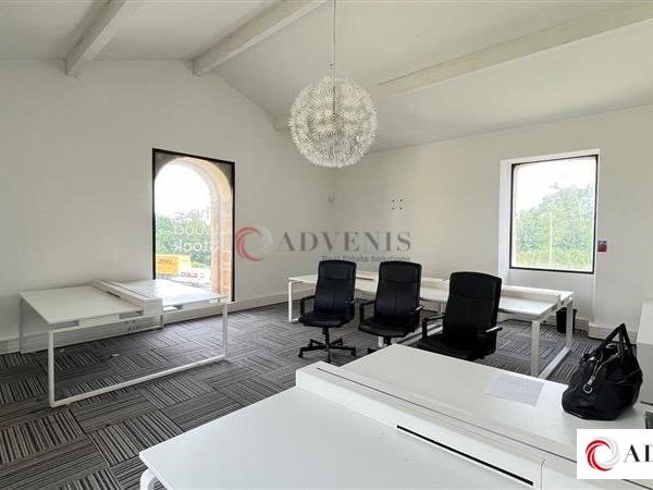A LOUER - BUREAUX - 177 M²