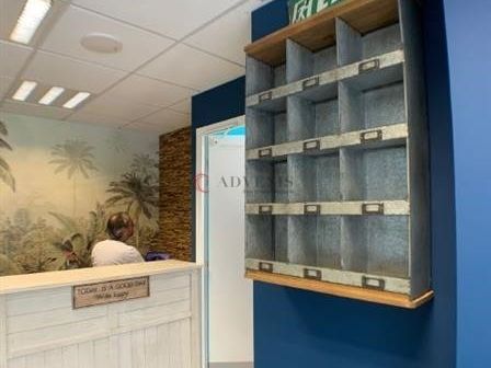 A LOUER - BUREAUX - 250 M²