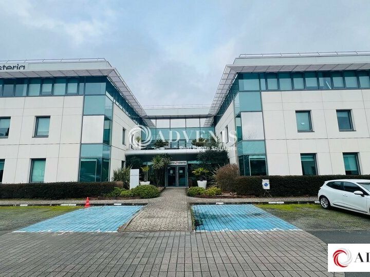 A LOUER - BUREAUX 3848.64 M² DIVISIBLE