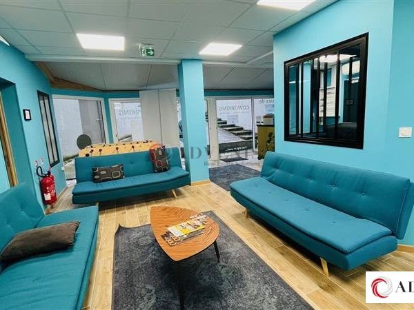 A VENDRE - BUREAUX - 330 M²