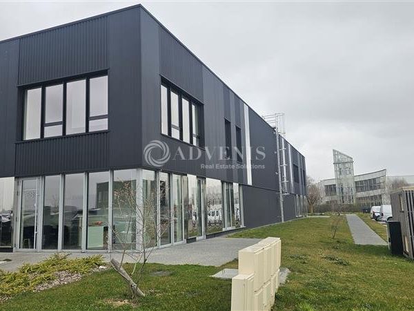 CELLULES D'ACTIVITES DE 684 M² A 1374M² - AMENAGEMENTS TOPS !