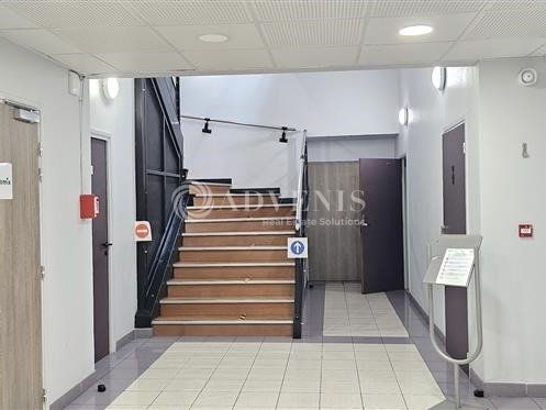 PLATEAU CLOISONNE DE 240 M² - DIVISIBLE A PARTIR D'ENVIRON 120 M²