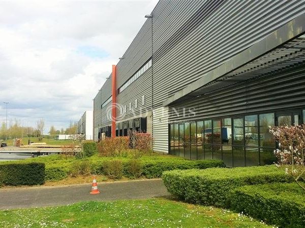 LOGISTIQUE A PARTIR DE 8.219 M²