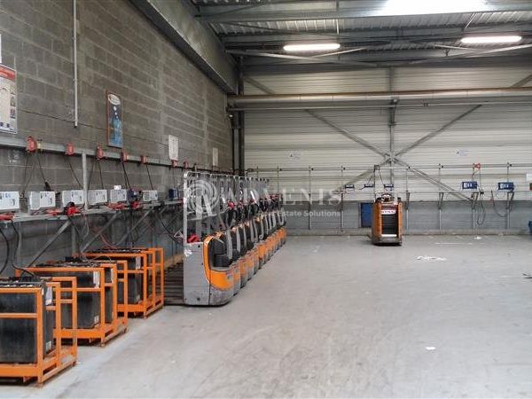 LOGISTIQUE 15.414 m² - 49 QUAIS