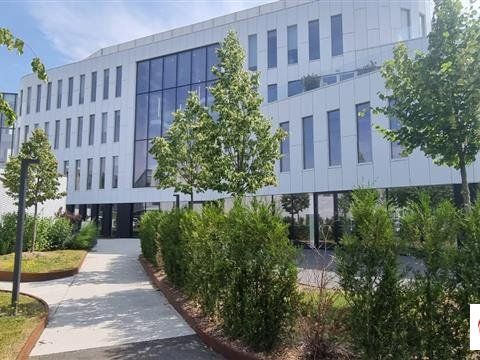BUREAUX DE 503 M² ET 485 M² AU COEUR DU BUSINESS POLE