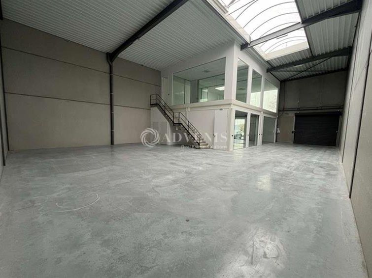 DEUX DERNIERES CELLULES DISPONIBLES: 420 M² ET 527 M²