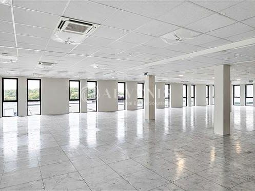 BUREAUX FLEXIBLES DE 20 M² A 1.258 M² | BELLE VISIBILITE EN BORDURE AUTOROUTE A1