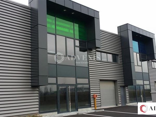 Location entrepot 2259 m² non divisibles