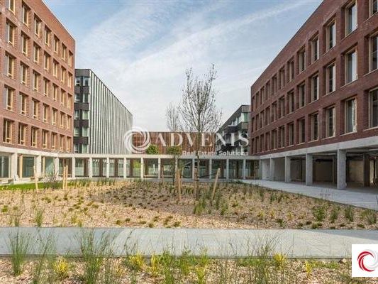 Location bureaux 6067 m² divisibles à partir de 620 m²