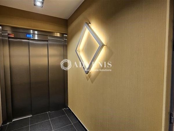 BUREAUX DE 106 M² A 236 M² AVEC STATIONNEMENTS PRIVATIFS