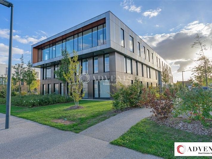 Location bureaux 875 m² divisibles à partir de 175 m²