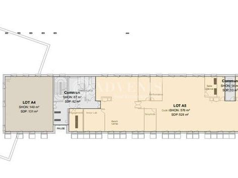 PLUSIEURS PLATEAUX DE BUREAUX DISPONIBLES