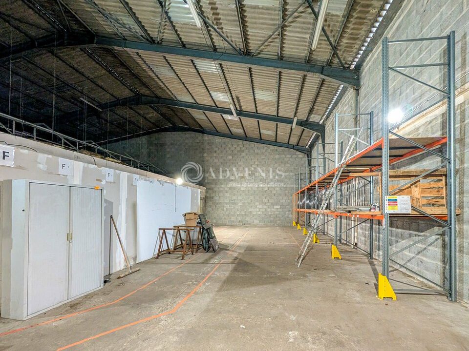 Local d'activités à louer - Accès facile