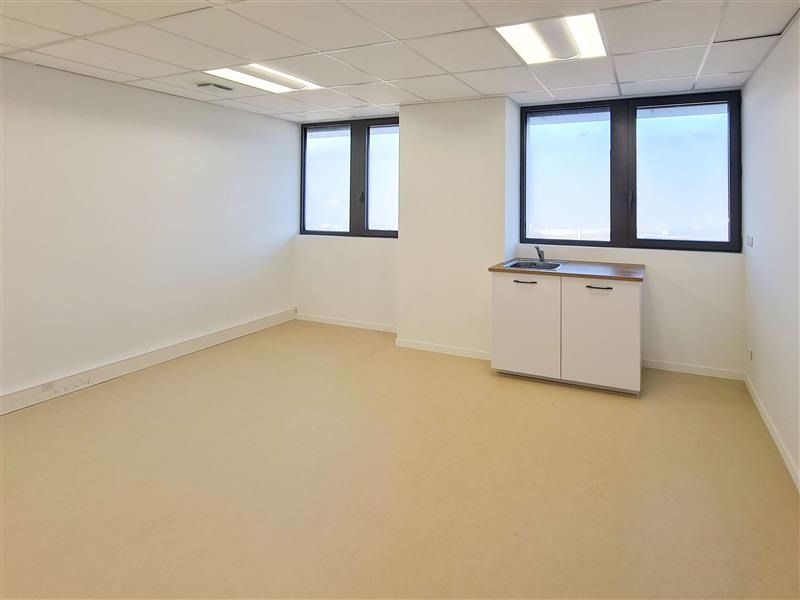 Location bureaux 68 m² divisibles à partir de 33 m²
