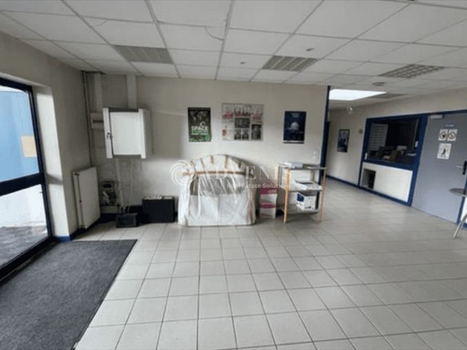 2612 m² pour ce local d'activites en vente à Plounevez moedec