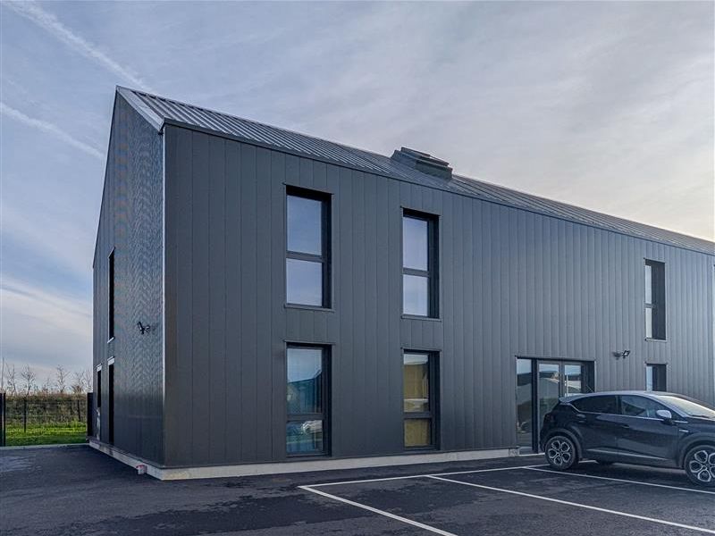 Location bureaux 275 m² non divisibles