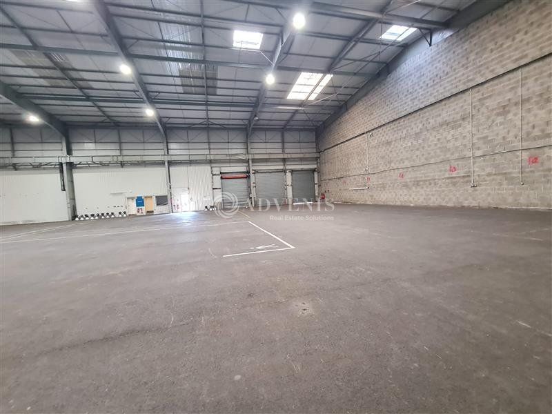Entrepôts - local d'activités grande hauteur de 1500 m² à 10 000 m² avec portes à quais