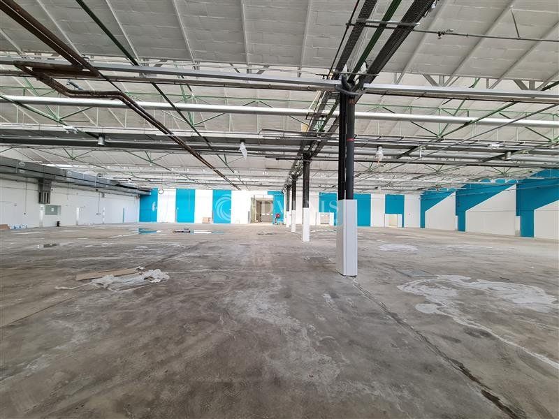 Bâtiment industriel / Entrepôt avec accès direct à la RN12