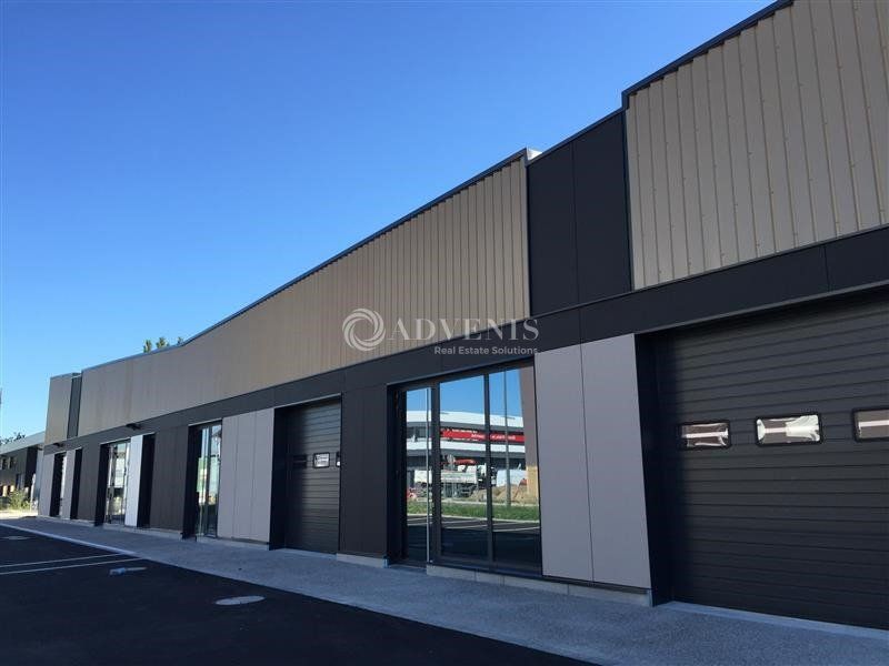 Location local d''activites 279 m² divisibles à partir de 136 m²