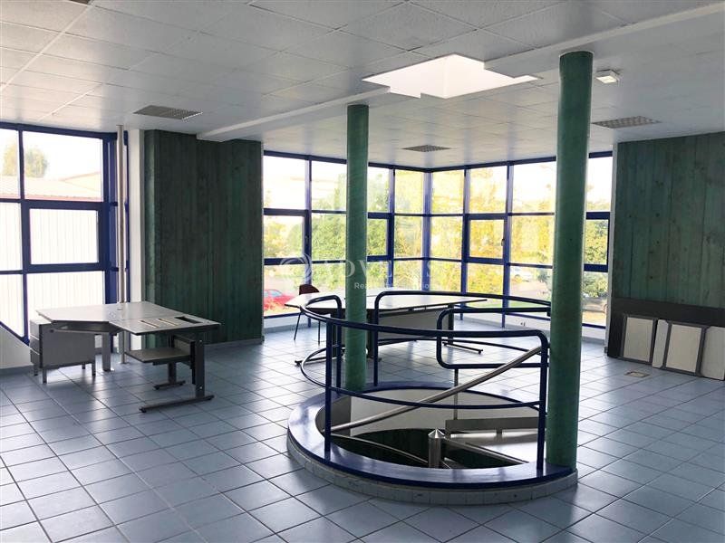Bureaux à louer sur 2 niveaux - Zone Industrielle - Hoerdt