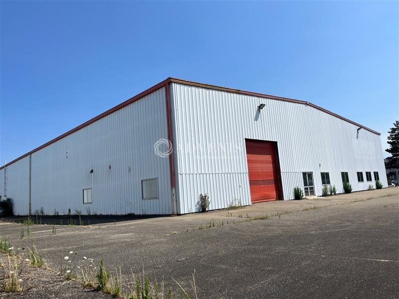 Location local d''activites 2138 m² non divisibles