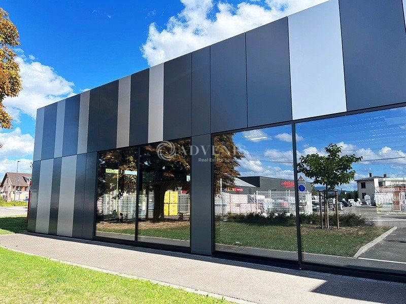 Location local commercial 300 m² non divisibles