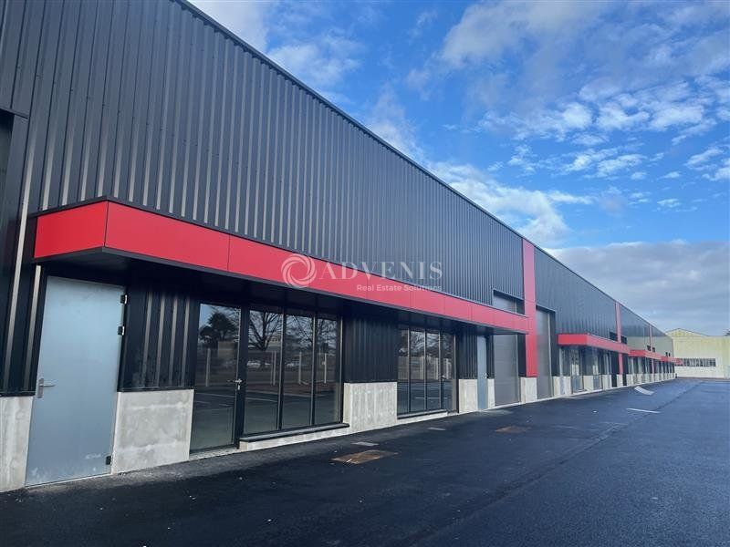 Vente local d''activites 748 m² divisibles à partir de 249 m²