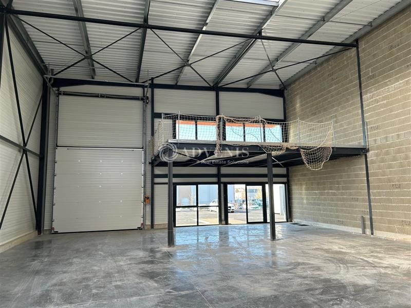 Cellule d'activité neuve d'environ 450 m², à louer au Sud de Tours