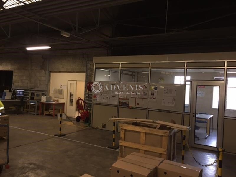 Entrepôts d'environ 7 786 m² à louer à Joué les Tours