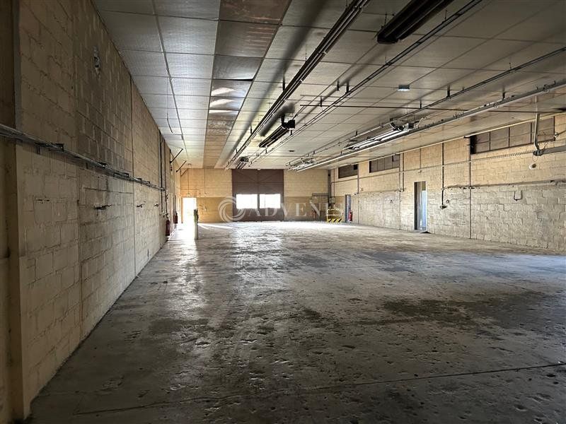 Vente entrepot 1100 m² non divisibles