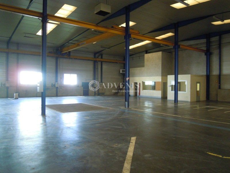 Bâtiment d'activités d'environ 3 280 m², à vendre au Nord de Tours