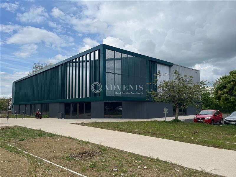 Location local commercial 980 m² divisibles à partir de 255 m²