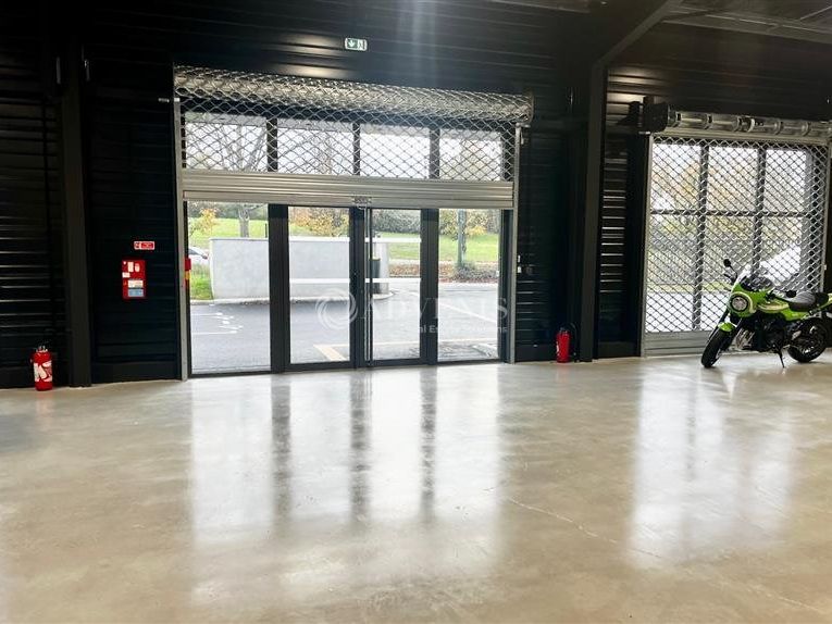 Local commercial d'environ 264 m², à louer au nord de Tours