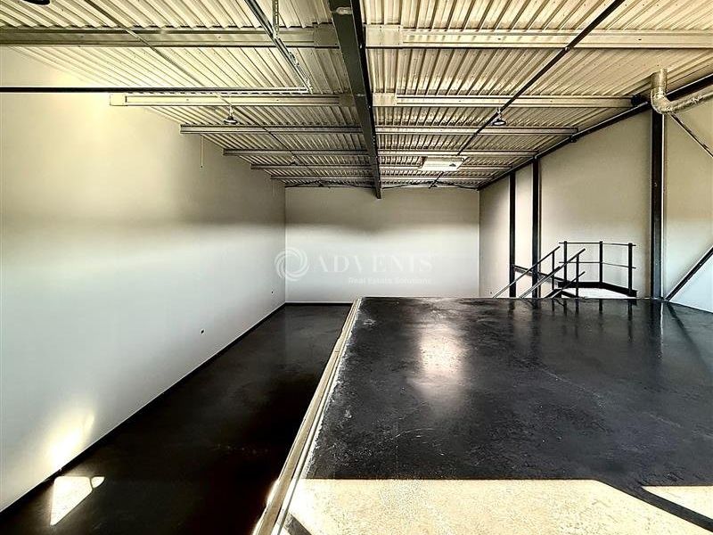 Cellules artisanales d'environ 301 m² à 611 m², à louer à ESVRES SUR INDRE